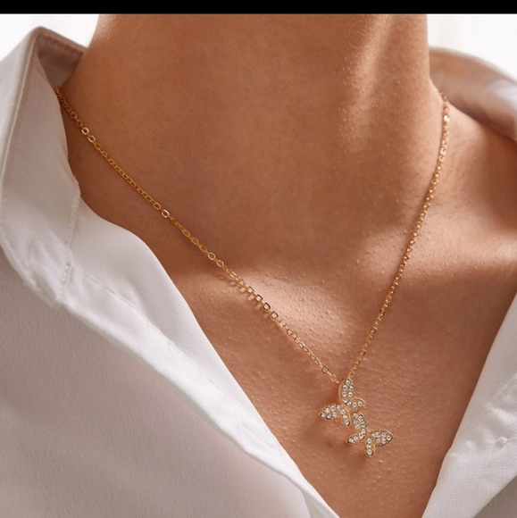 NEW Butterfly Rhinestone Necklace - Picture 3 of 4
